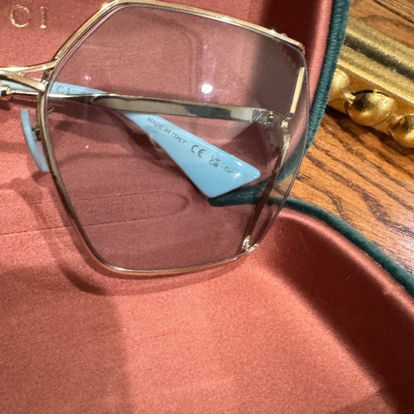Gucci frames very hard to find in perfect - Picture 2 of 4